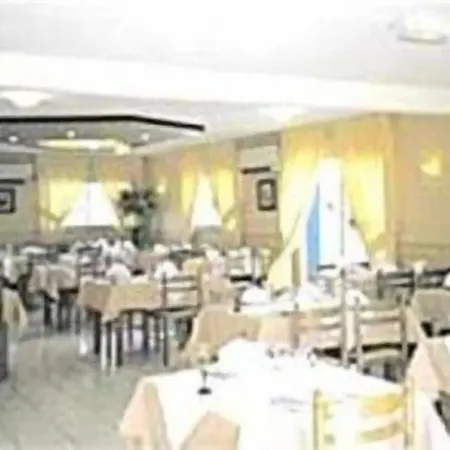 Fasthotel Tarbes-séméac Hotel 2*